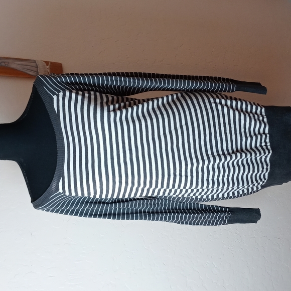 Nollie Long Sweater - Picture 1 of 6